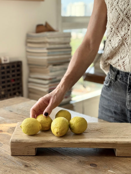 מעמד עץ לכלים חמים